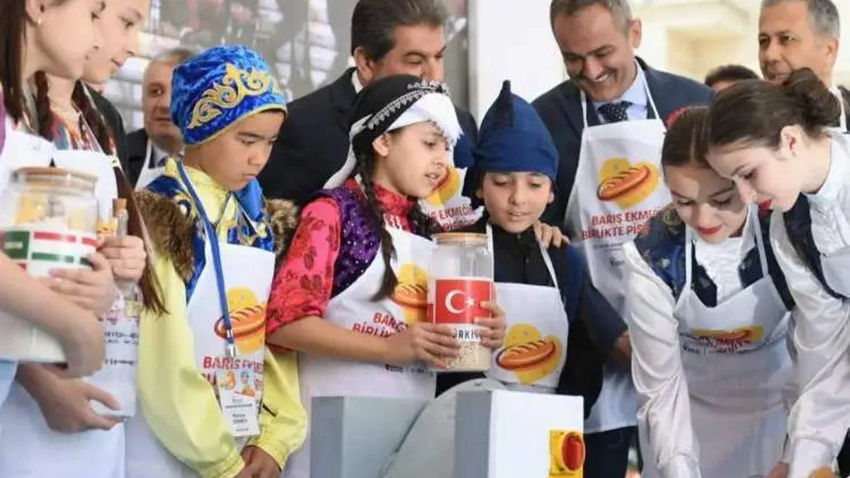 Barış ekmeğini 9 ülkenin mayasıyla pişirdiler
