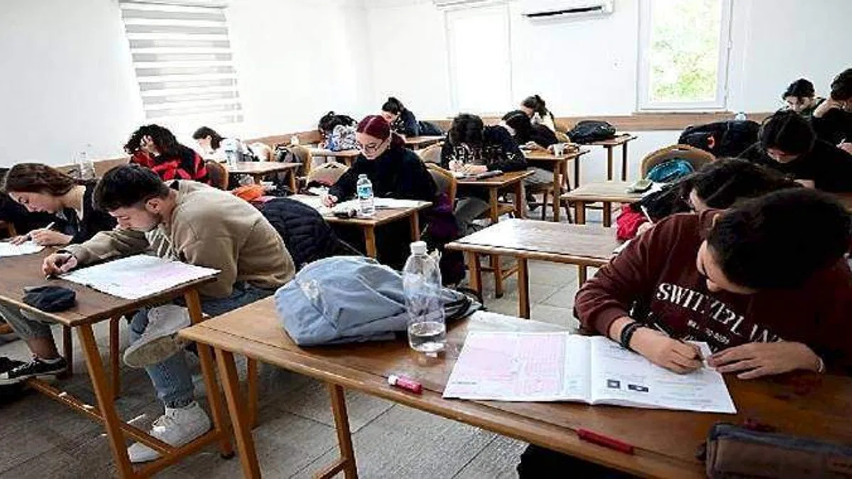 Öğrenciler, Türkiye geneli deneme sınavına girdi