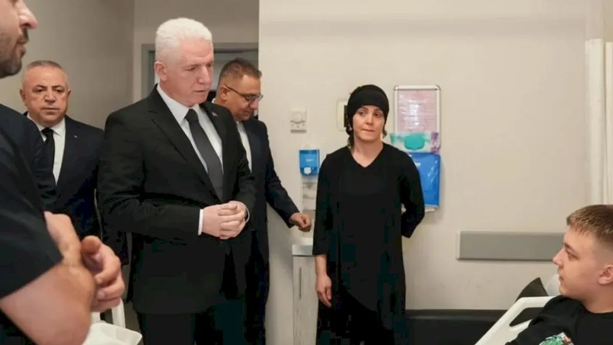 İstanbul Valisi Gül’den yaralı liseliye ziyaret