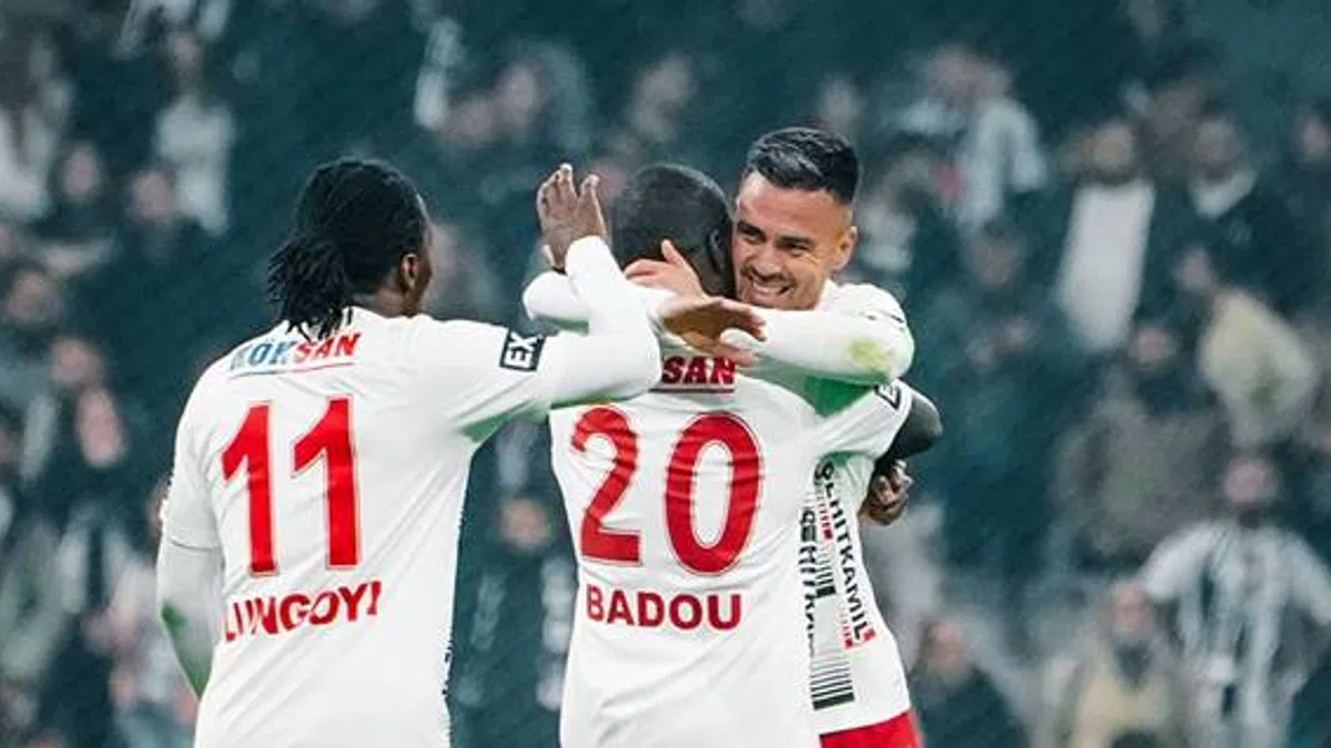 Beşiktaş 1-2 Gaziantep FK (Maç Sonucu) Kartal'a evinde G. Antep şoku!