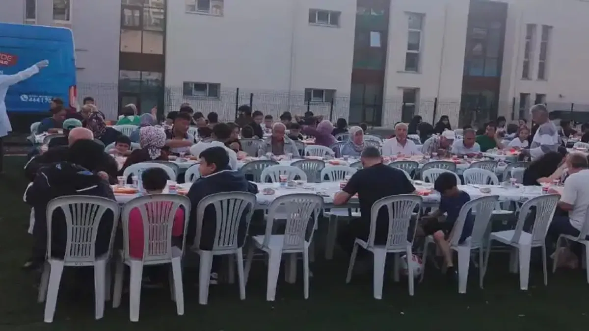 Maltepe’de Yas-ı Matem orucunun 8. gün lokmaları paylaşıldı