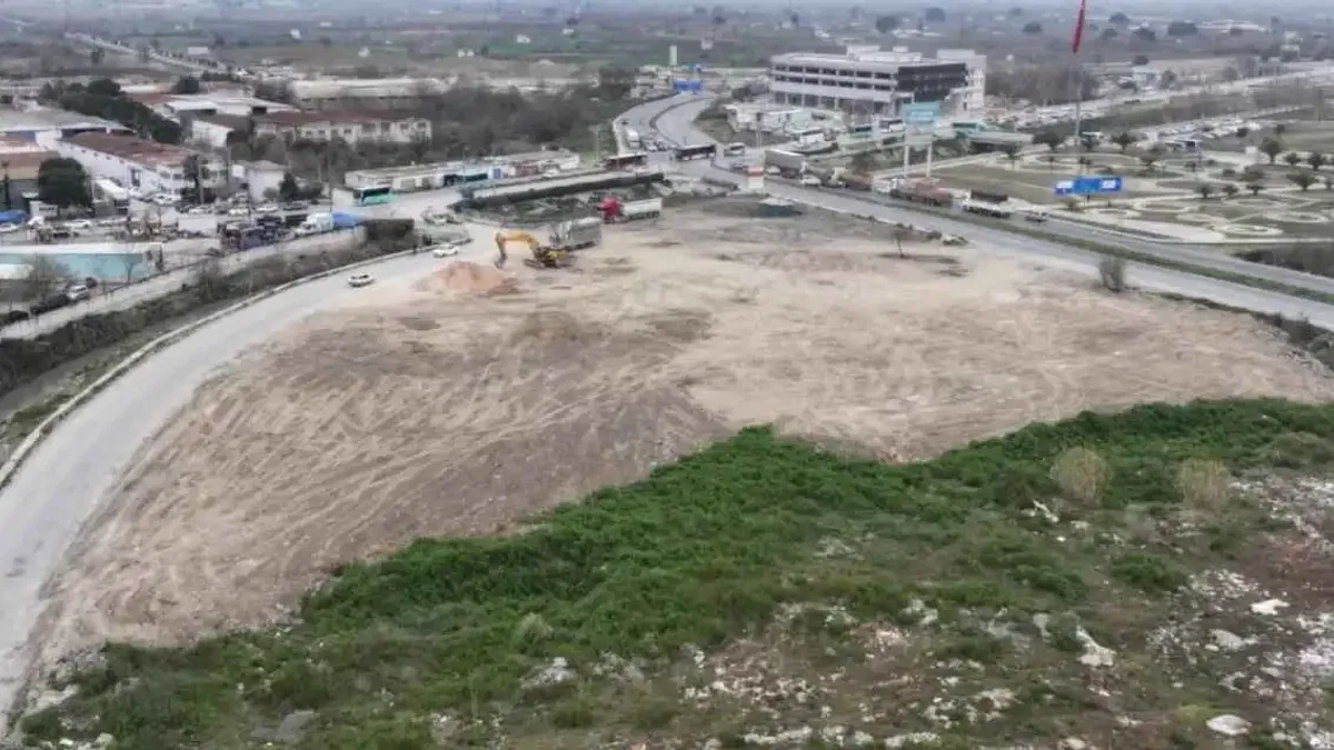 Manisa'da bin kamyonluk hafriyat kaldırıldı