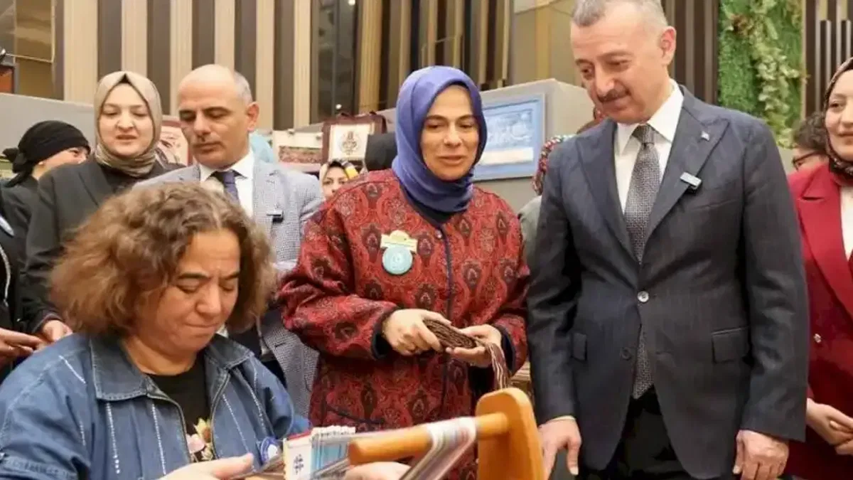 Körfez ilçe sergisinde Türk Dünyası rüzgârı esti