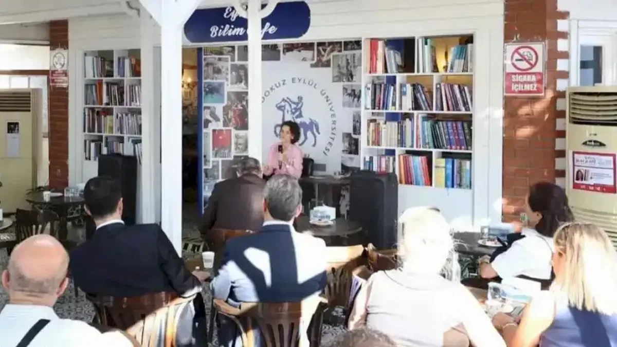 DEÜ Bilim Kafe’de 'Sağlık ve Bilim' buluştu