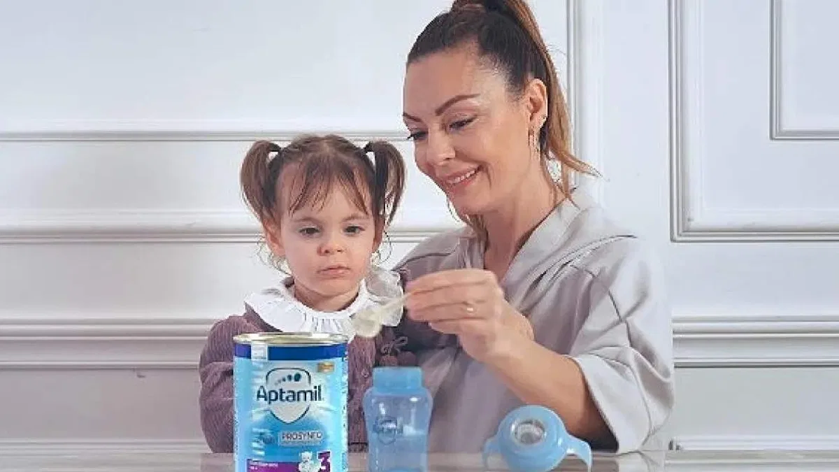 Özge Özder, Kızı İçin Çocuk Devam Sütü Tercihini ve Nedenlerini Paylaştı