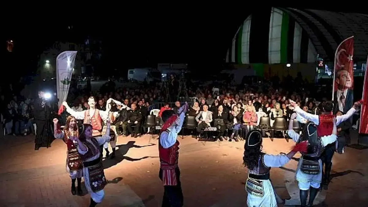 Menteşeli Cengiz, Bursa yöresi türküleri ile coşturdu