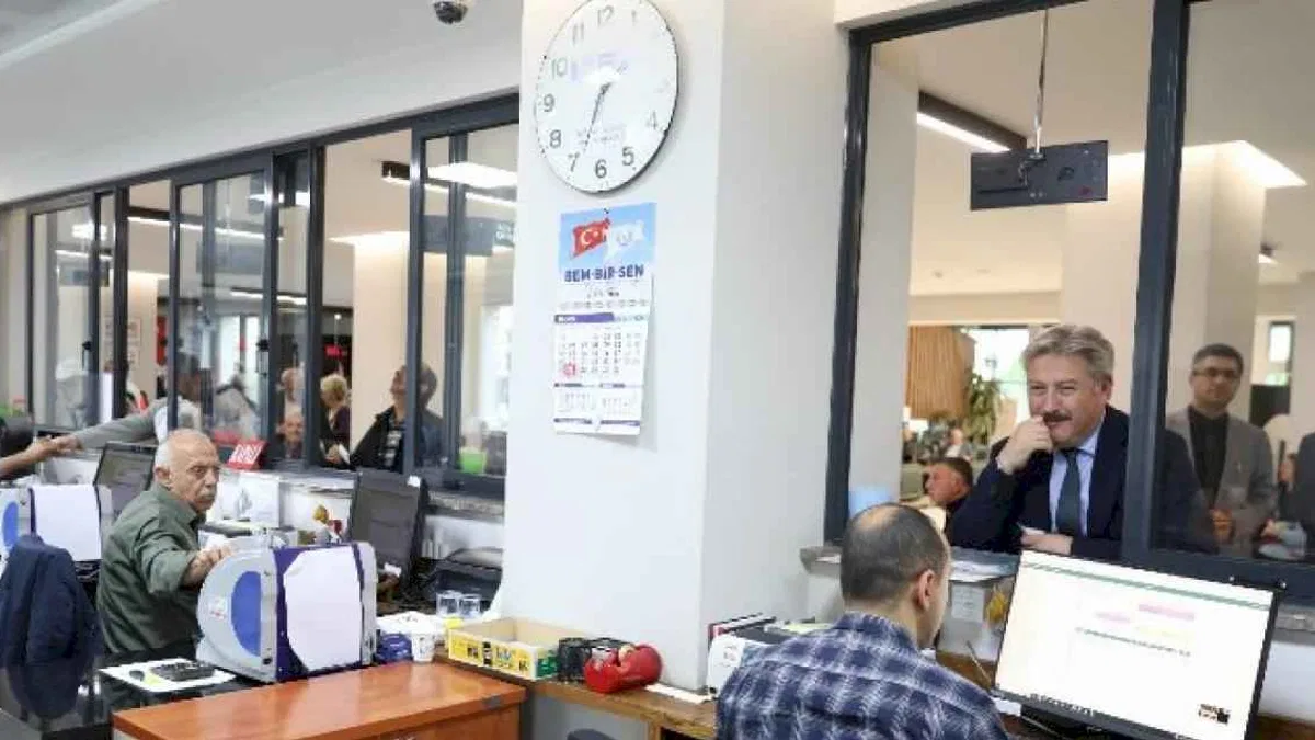 Başkan Palancıoğlu Emlak ve Çevre Temizlik Vergisini ödedi