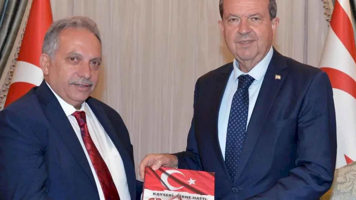 Başkan Yalçın’dan KKTC Cumhurbaşkanlarına ‘Kayseri Girne Hattı’ kitabı