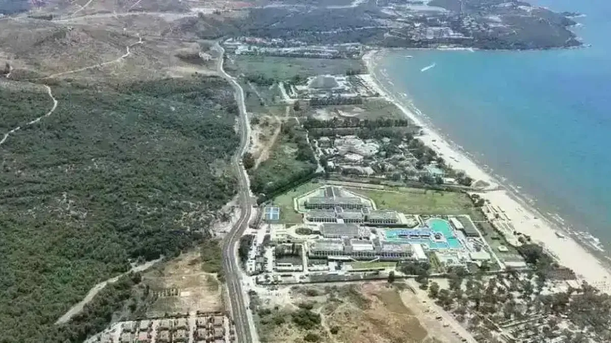 İzmir'de Pamucak yolu baştan sona yenilendi