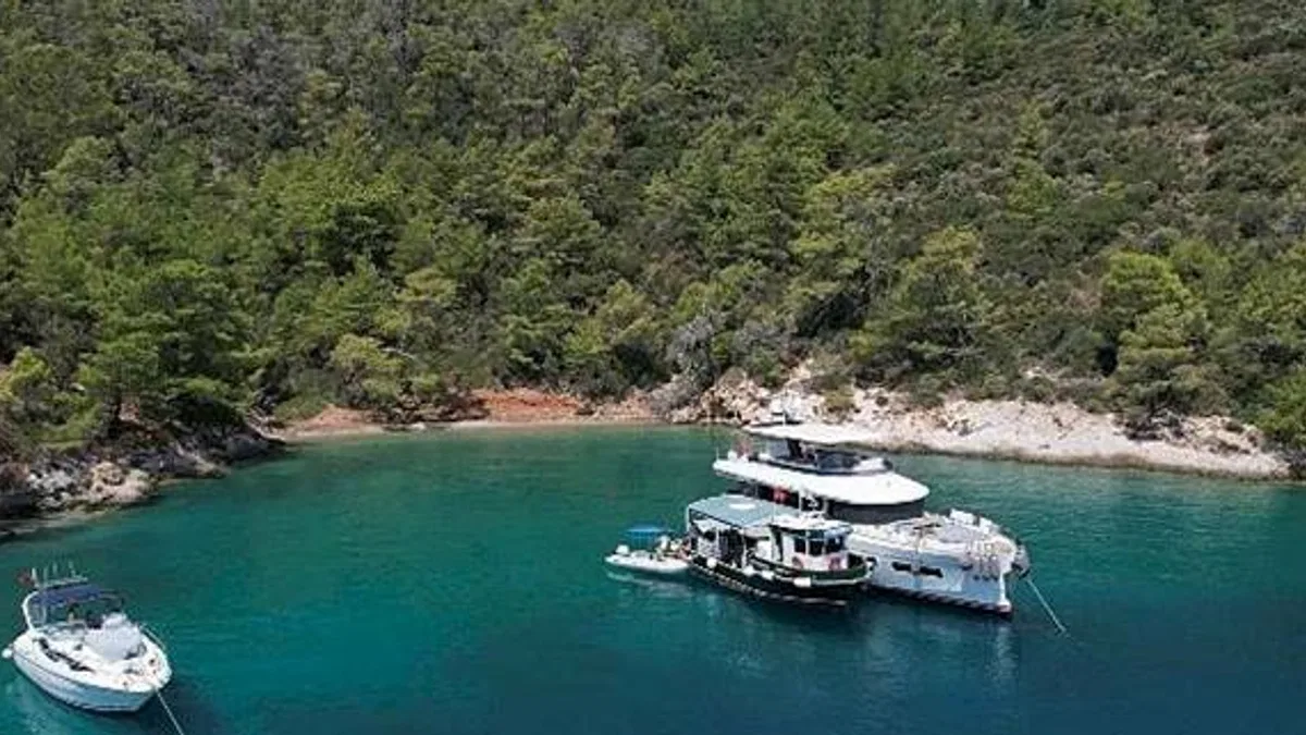 Başkan Aras "Masmavi Denizlerimizin Temiz Kalması İçin Çalışıyoruz