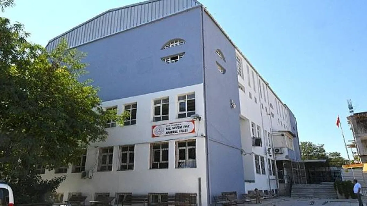 Okullarımızın bakım onarımları hızla sürüyor