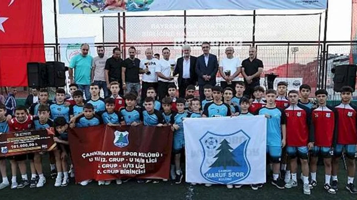Bayrampaşa Belediyesi'nden spor kulüplerine büyük destek