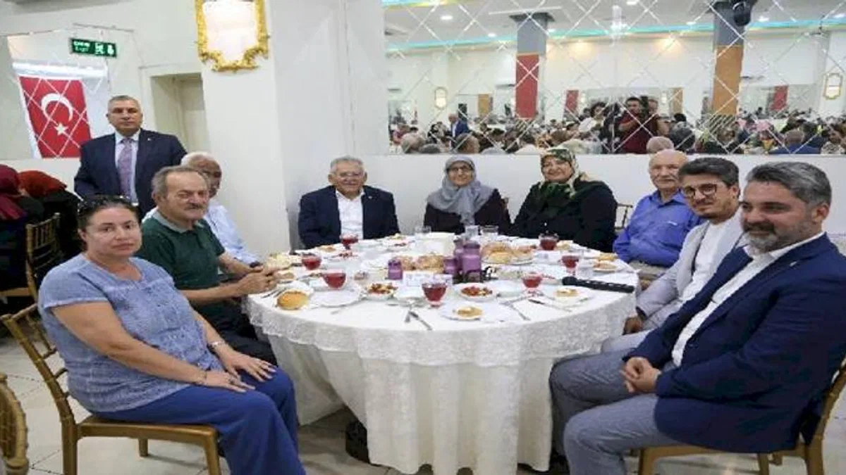 Kayseri protokolü şehit aileleriyle buluştu
