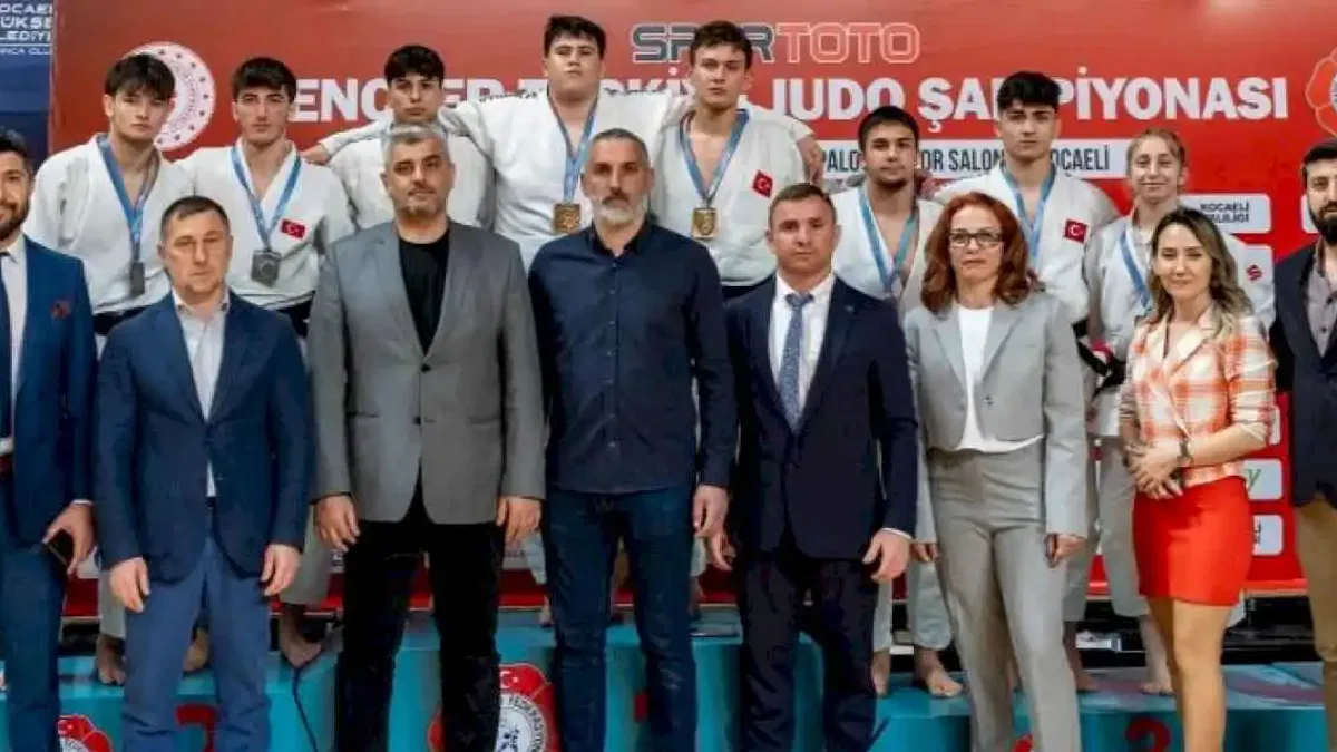 Gençler Türkiye Şampiyonasında 1 numara Kağıtspor