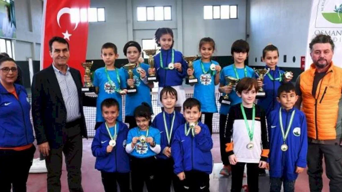 Şampiyon raketler Osmangazi’de yetişiyor