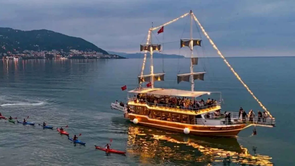 Karadeniz kanolarla renklendi