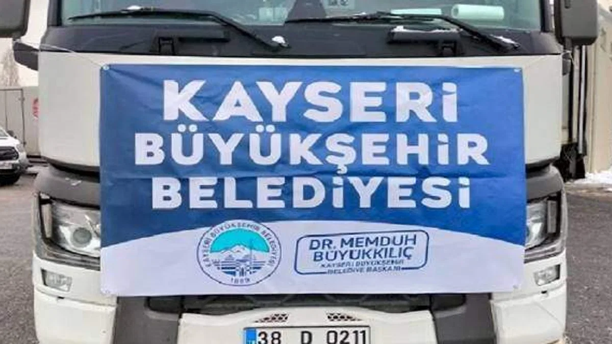 Kayseri Büyükşehir'den 40 tır yardım