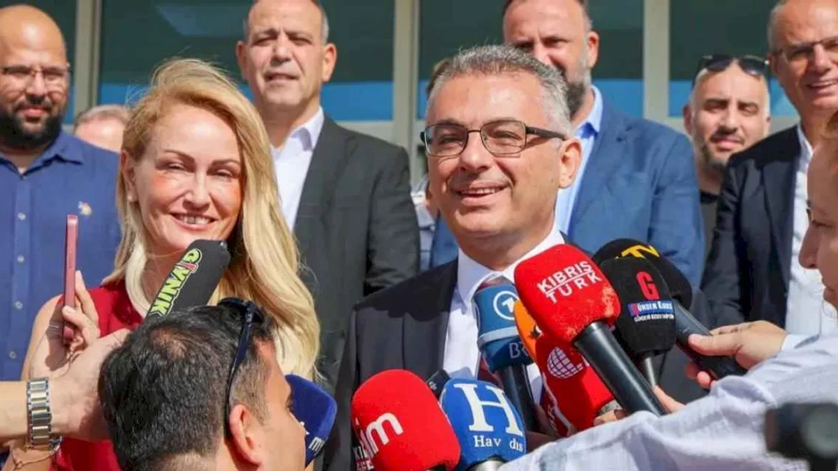 KKTC'nin 6. Cumhurbaşkanı mazbatasını aldı... Yemin töreni 24 Ekim'de