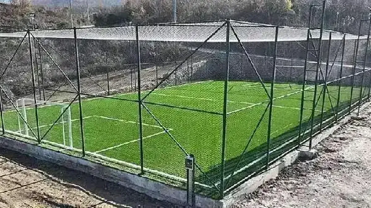 Gölcük'ün Dört Bir Yanı Yeni Spor Sahaları İle Donatılıyor