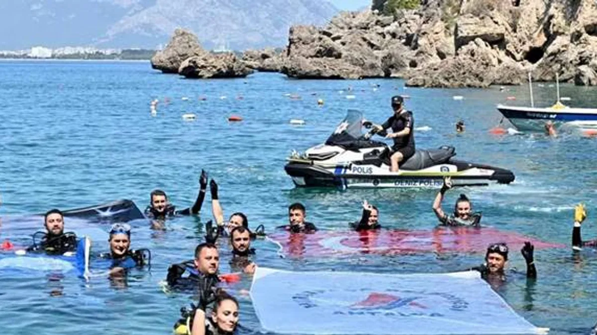 Muratpaşa’nın plajlarıyla gurur: Mavi bayrakta 10 yıllık rekor!