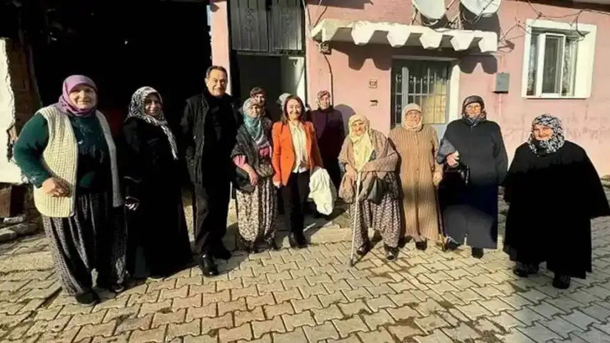 Dr. Feridun Kunak Pazaryeri’nde kapı kapı şifa dağıttı