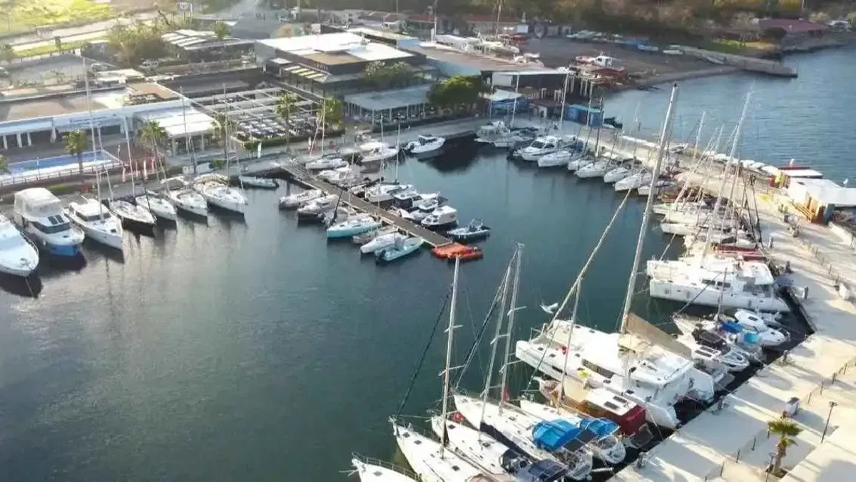 İzmir Marina’da pop klasikleri