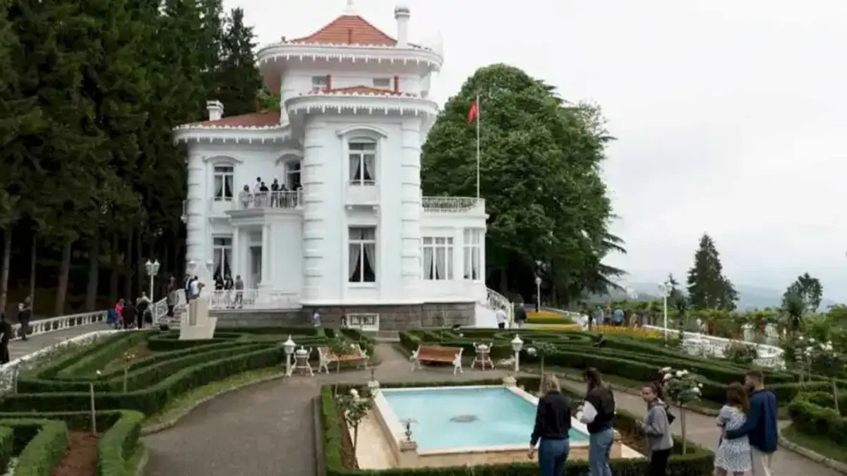 Atatürk Köşkü yüz binlerce ziyaretçi ağırladı