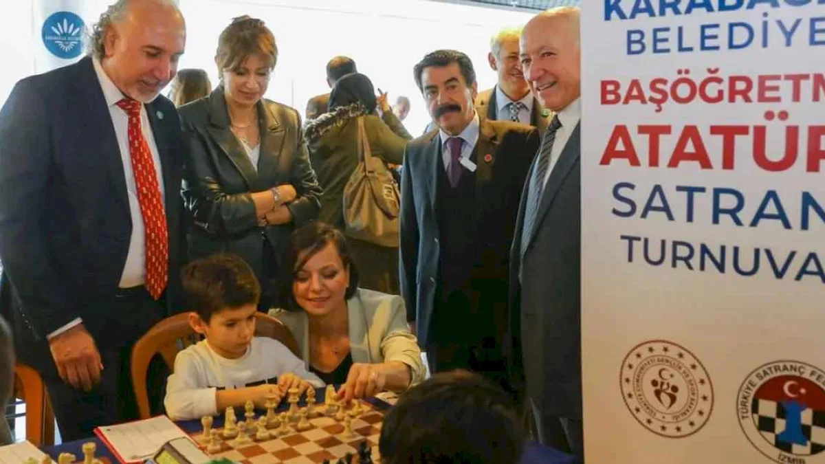 İzmir'de Atatürk adına satranç turnuvası