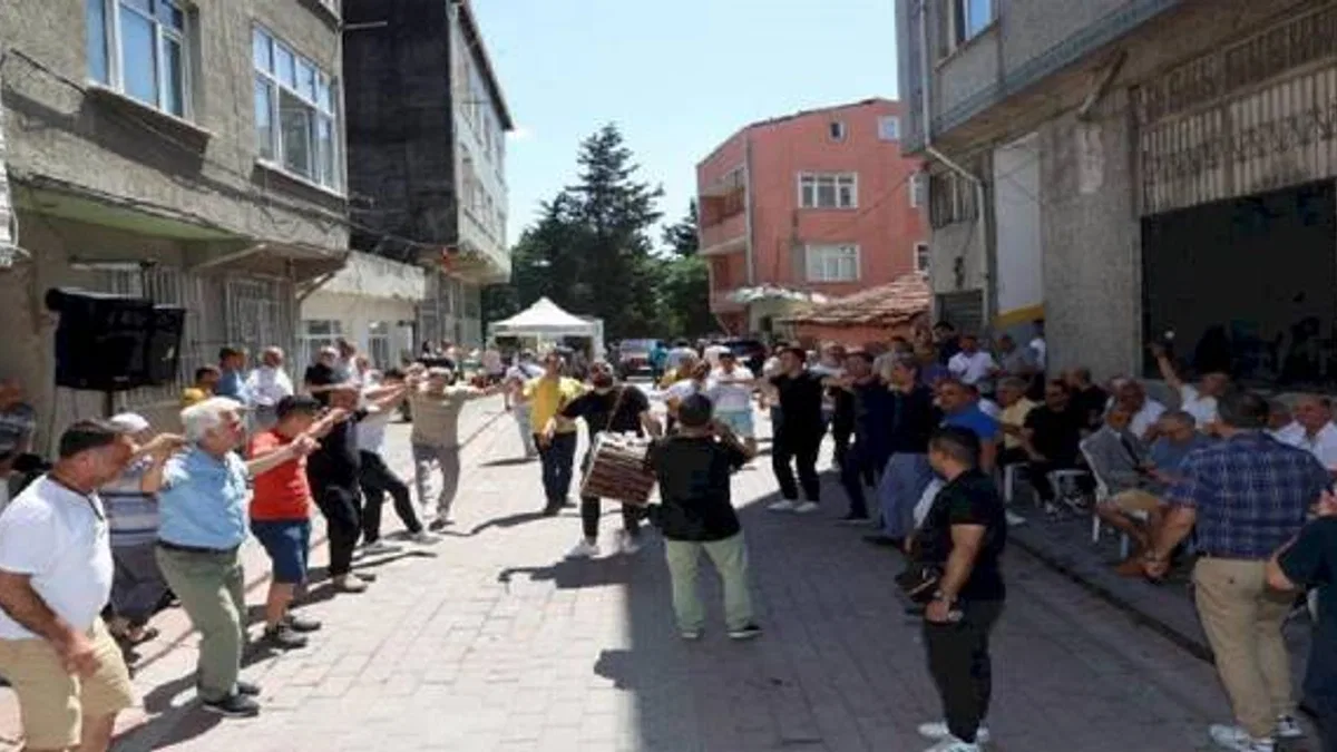 Davullu zurnalı evlerini 'dönüşüm' için teslim ettiler
