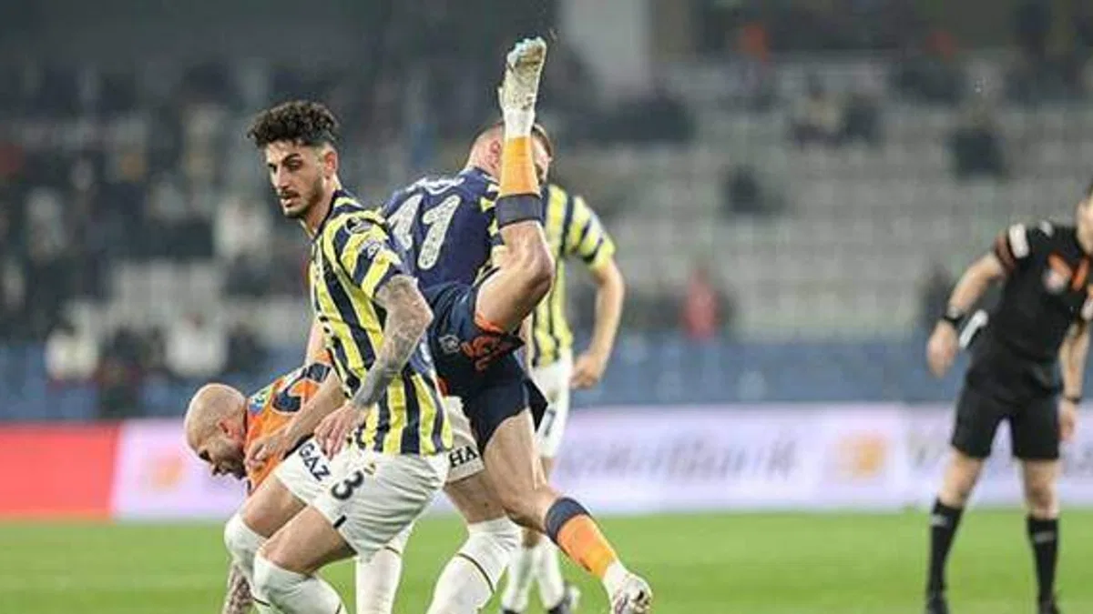 Medipol Başakşehir - Fenerbahçe: 1-2 (Maç Sonucu)