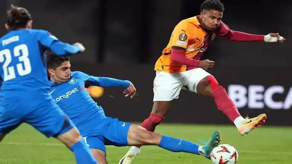 Rigas Skola 2 - 2 Galatasaray (Maç Sonucu) Aslan deplasmanda avantajı koruyamadı!