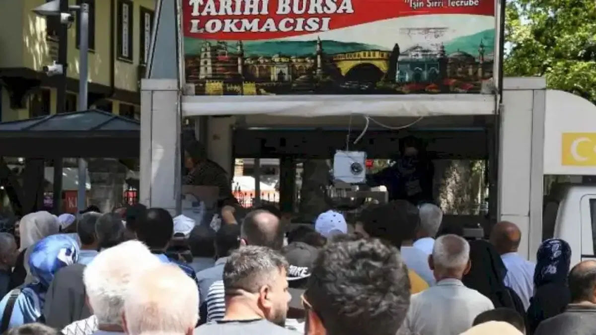 Osmangazi’de 15 Temmuz şehitleri için lokma ikramı