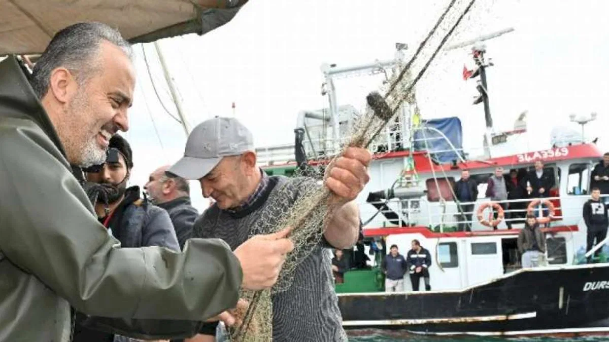 Bursa Büyükşehir'den balıkçılara tulum ve çizme
