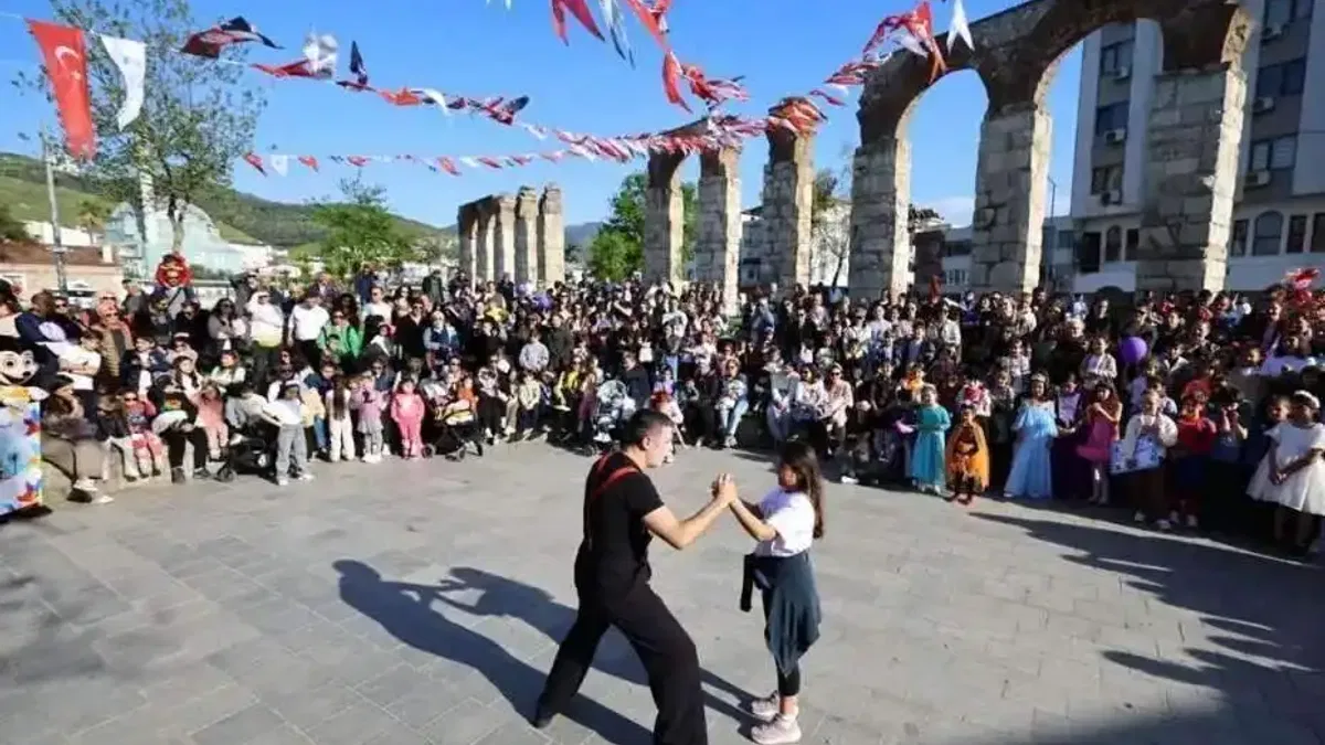 Efes Selçuk'ta Çocuk ve Gençlik Tiyatroları Festivali heyecanı