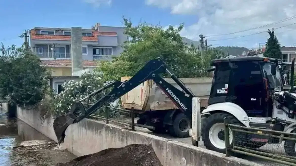 Marmaris’te derelerde temizlik çalışması