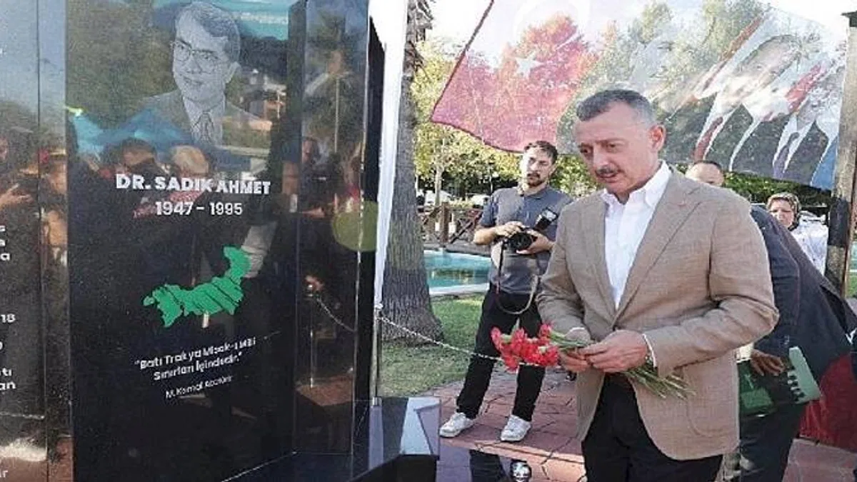 Dr. Sadık Ahmet Anıtı İzmit'te açıldı