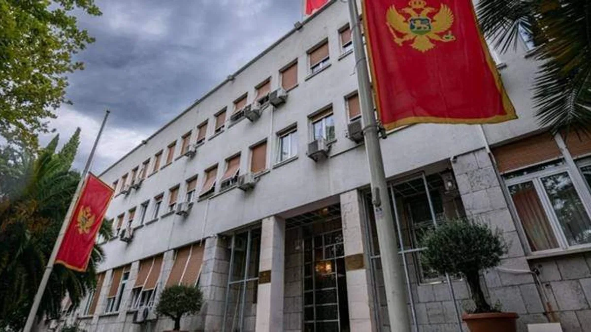 Karadağ'da 11 kişinin öldüğü silahlı saldırı nedeniyle 3 günlük yas ilan edildi