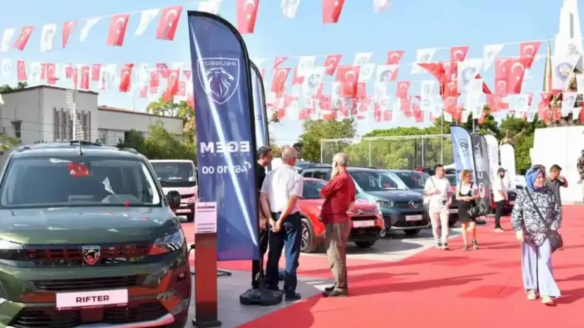 1. Manisa Otoshow Otomobil Fuarı Açıldı