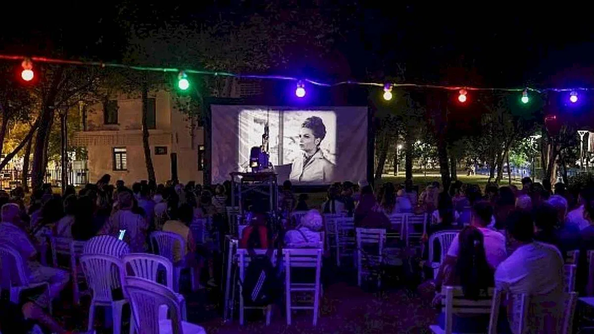 Yeşilçam Festivali'nde yıldızlar altında sinema keyfi