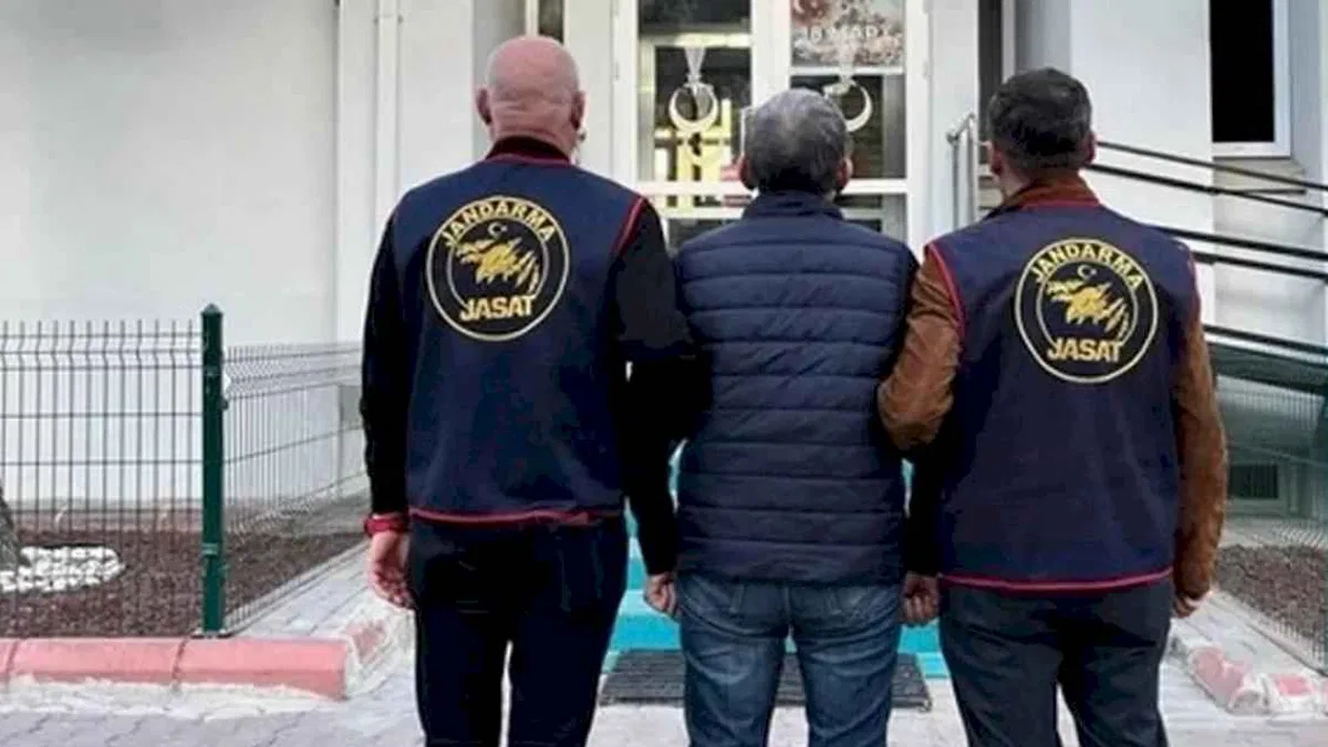MİT TIR'larının durdurulduğu dönemde emniyet müdürüydü: Firari FETÖ'cü yakalandı