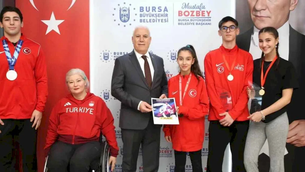 Başkan Bozbey, Bursalı milli şampiyonları ağırladı