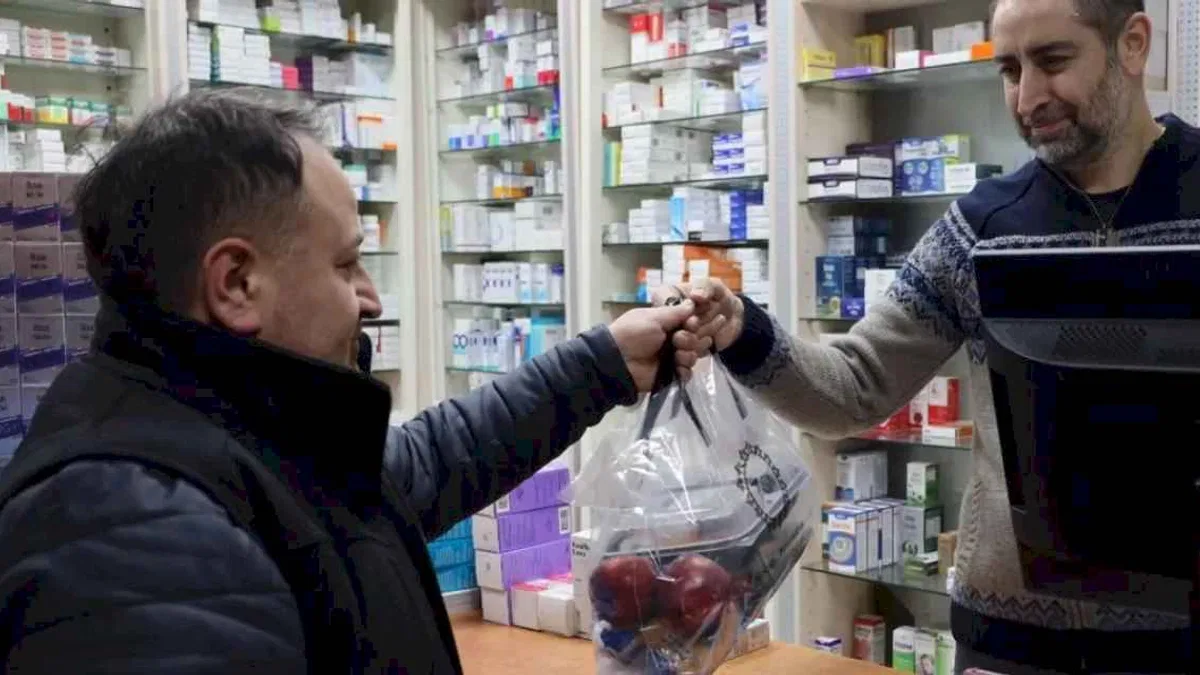 Kocaeli'den nöbetçi eczacılara sahurluk ikram