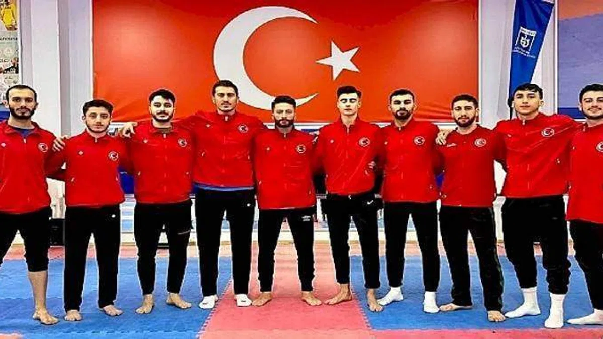 Kağıtsporlu kareteciler dünyanın altın organizasyonunda