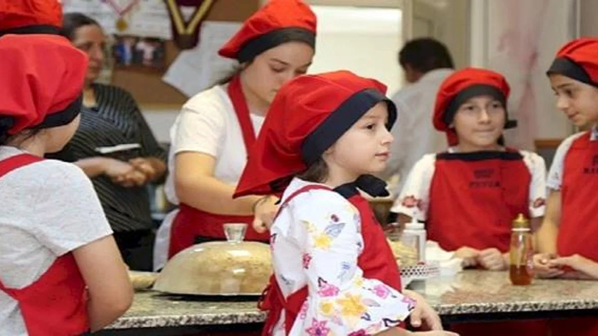 Gölcük Belediyesi'nden Gençlere Yönelik Pastacılık Kursu
