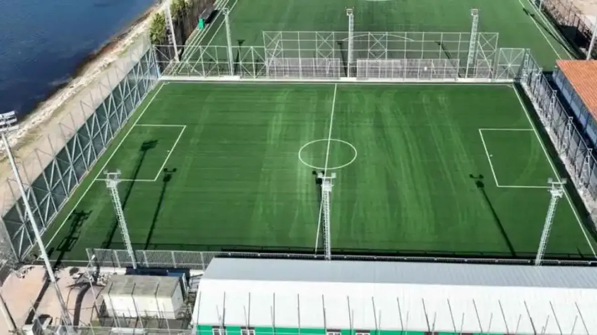 Kocaeli Vinsan’da yeni futbol sahası tamamlanıyor