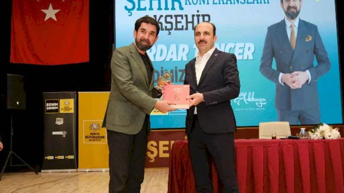 Başkan Altay, Şehir Konferansları'na katıldı