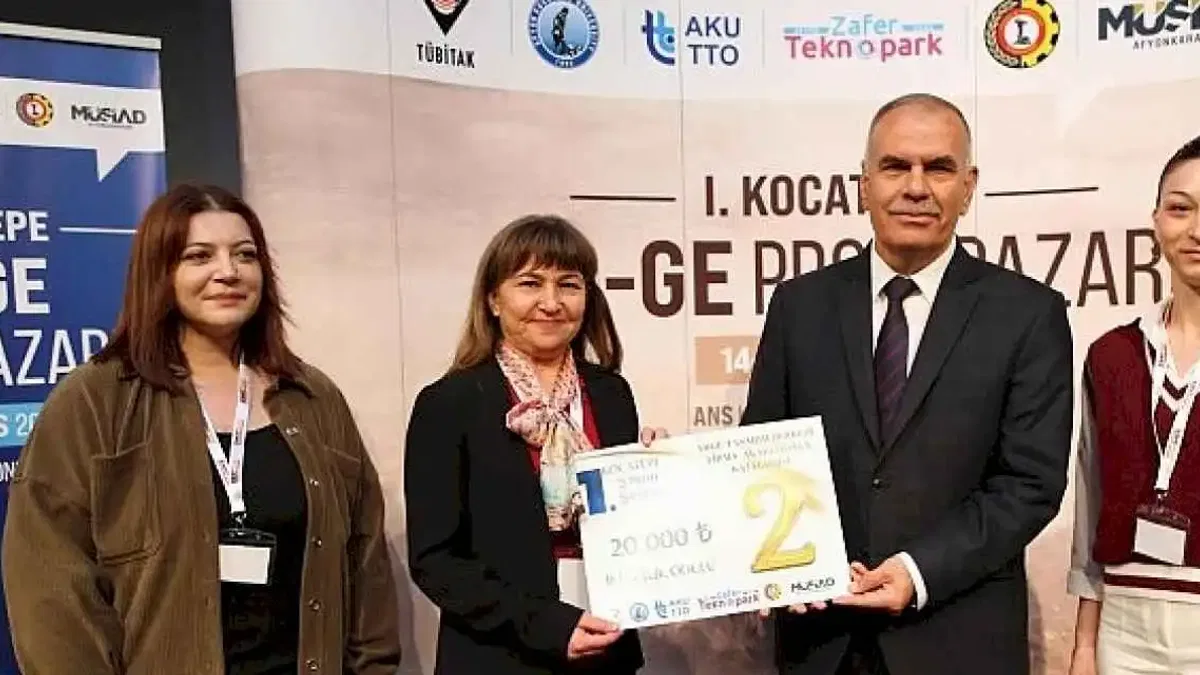 Egeli bilim ekibi 'I. Kocatepe Ar-Ge Proje Pazarı'ndan ödülle döndü