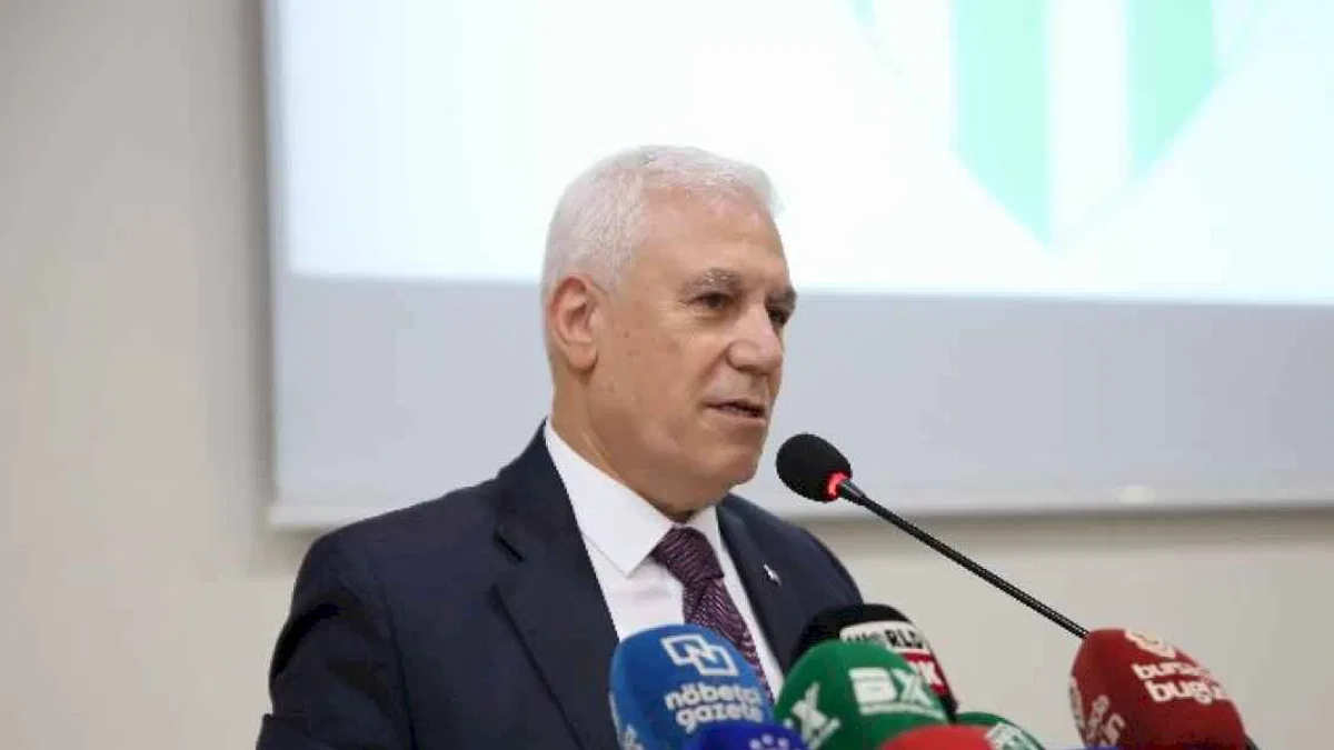 Başkan Bozbey: “Bursaspor’u ayağa kaldırmalıyız”