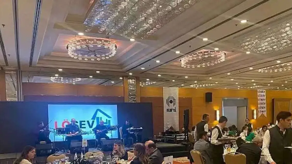 LÖSEV'den Ankara'da Geleneksel İftar Buluşması: Kanser Hastaları Birlikte İftar Yaptı, Sağlık Diledi