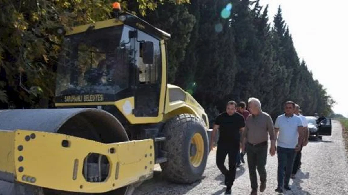 Manisa Büyükşehir'den Saruhanlı'ya bitüm desteği
